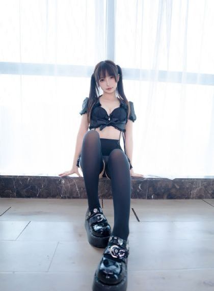 李采潭漂亮女客栈_蓝光高清在线观看