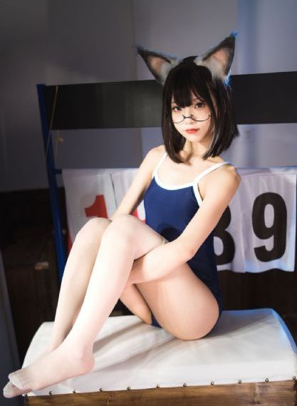 年轻女教师电影_蓝光超清免费观看